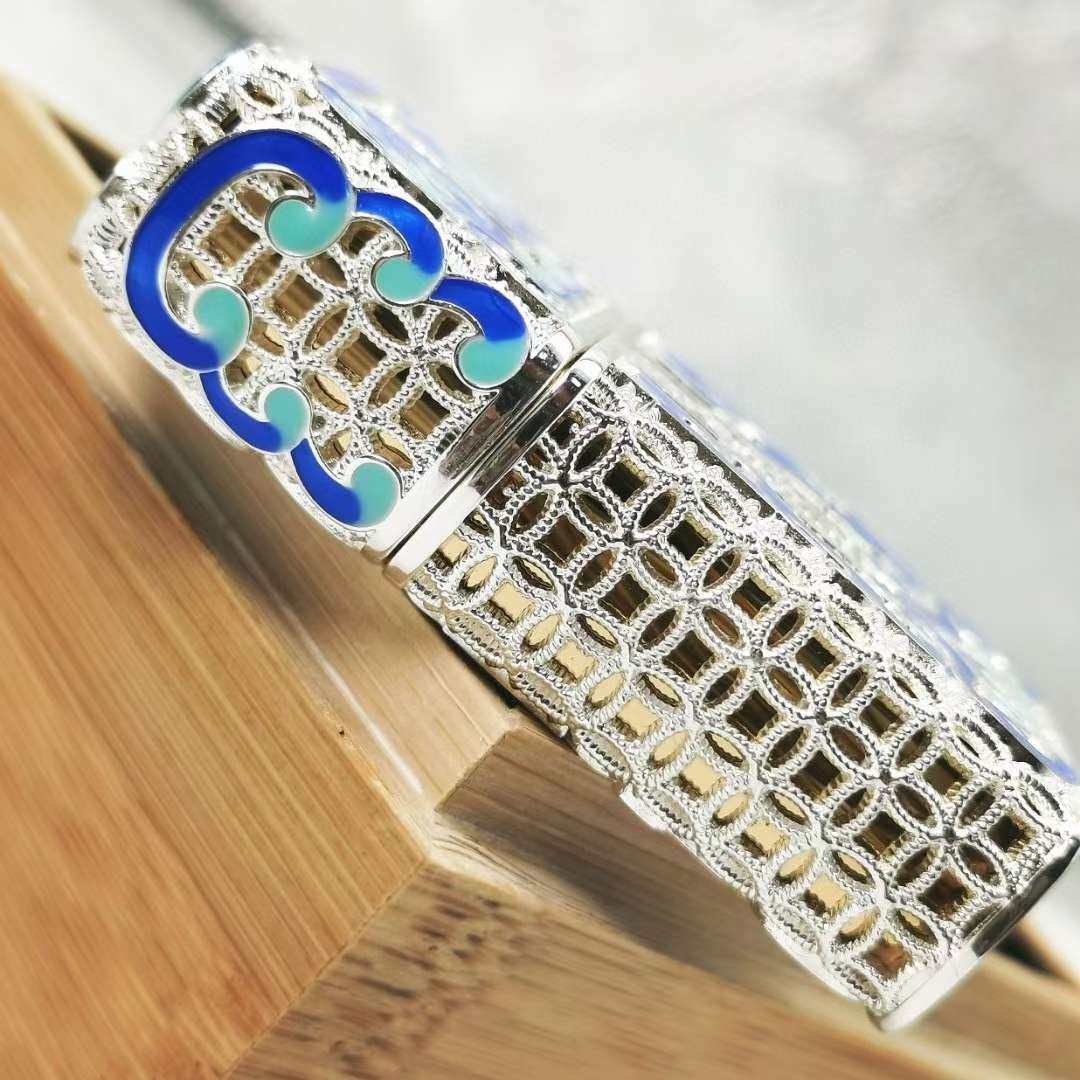 zippo打火机珐琅彩瑞兽镀银限量版 【描述】zippo打火