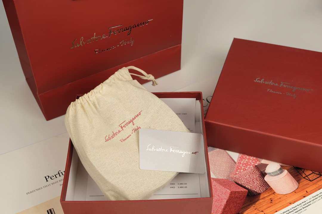 菲拉格慕双头腰带菲拉格慕皮带双扣礼盒套装 · 配件齐全，送礼