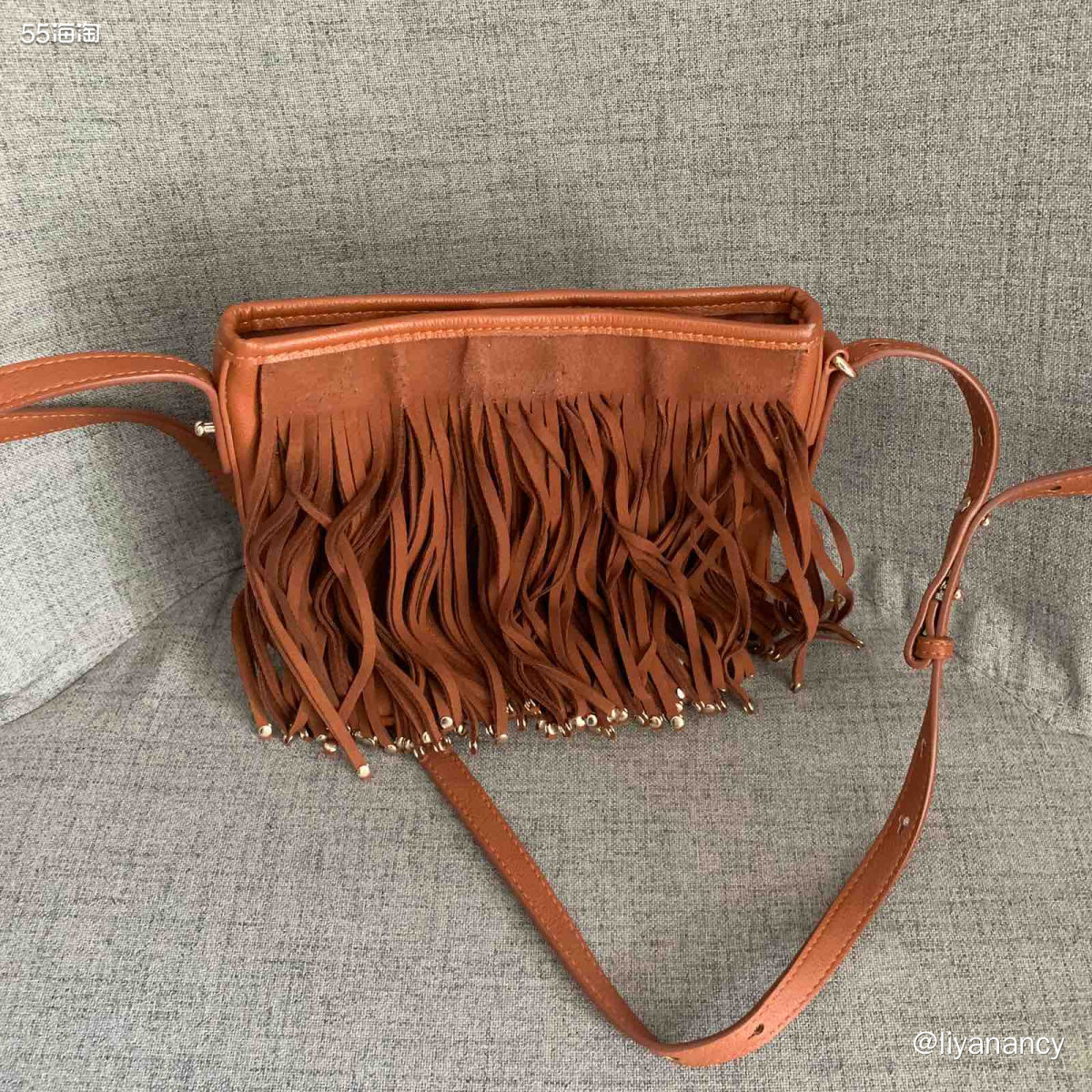 双面流苏包  🍇这个包包是我很喜欢的一款包包，它不是品牌的