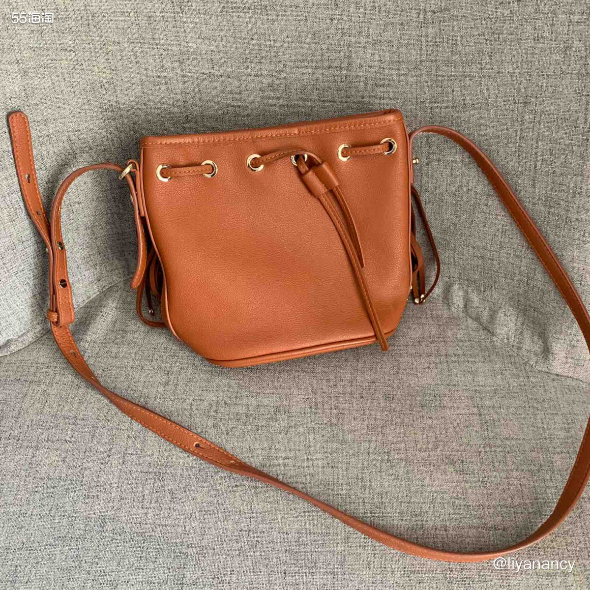 双面流苏包  🍇这个包包是我很喜欢的一款包包，它不是品牌的