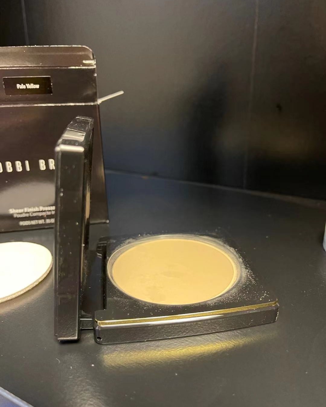 ✨我的素颜法宝✨  bobbi brown羽柔蜜粉饼01 p