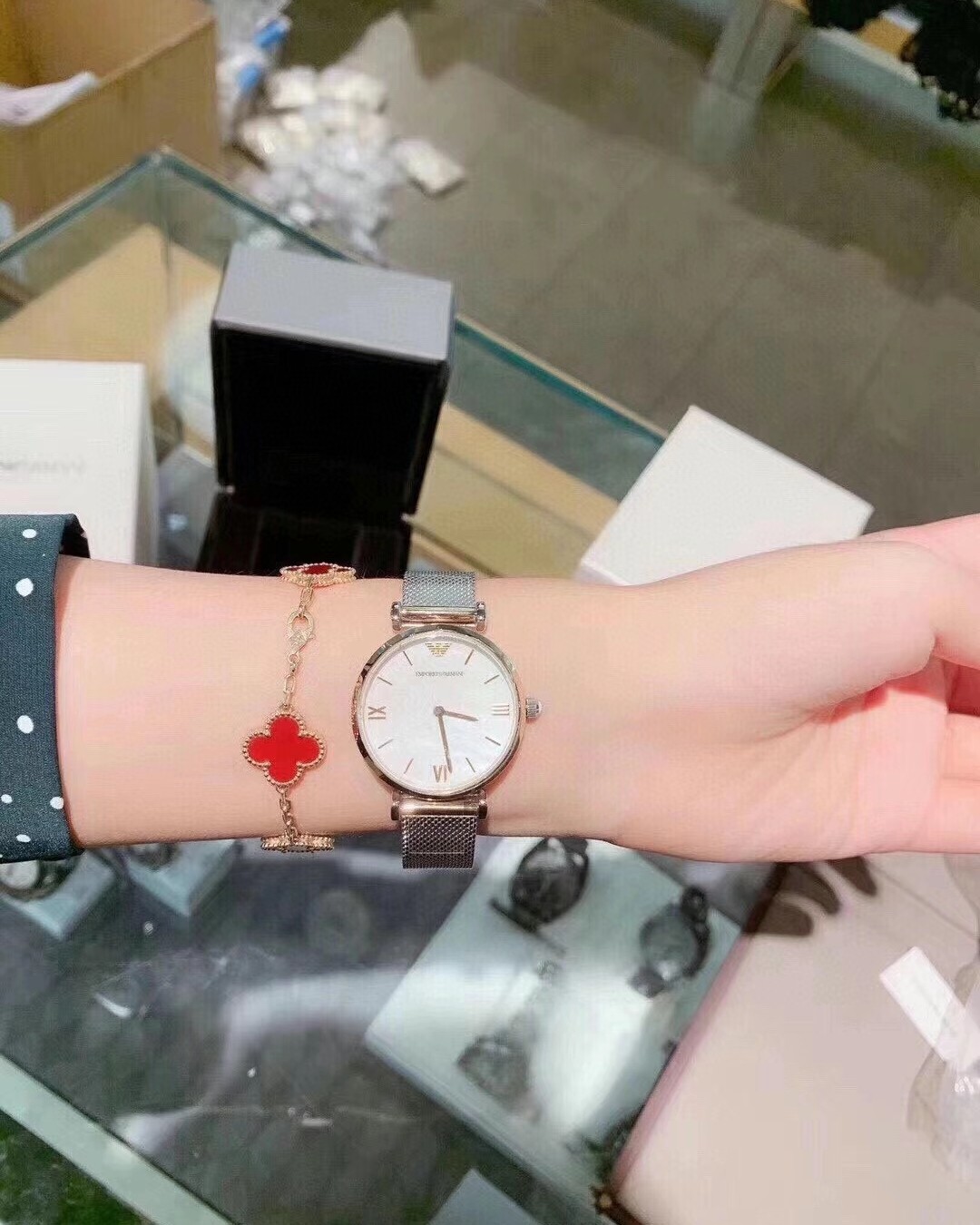 美现阿玛尼ar2068编织钢带优雅时尚石英女表,珍珠母贝表盘32mm,淡金色