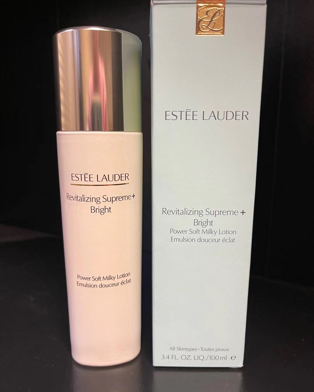 雅诗兰黛智妍乳  还好，今日贡献的开瓶就是这个雅诗兰黛啦！ 