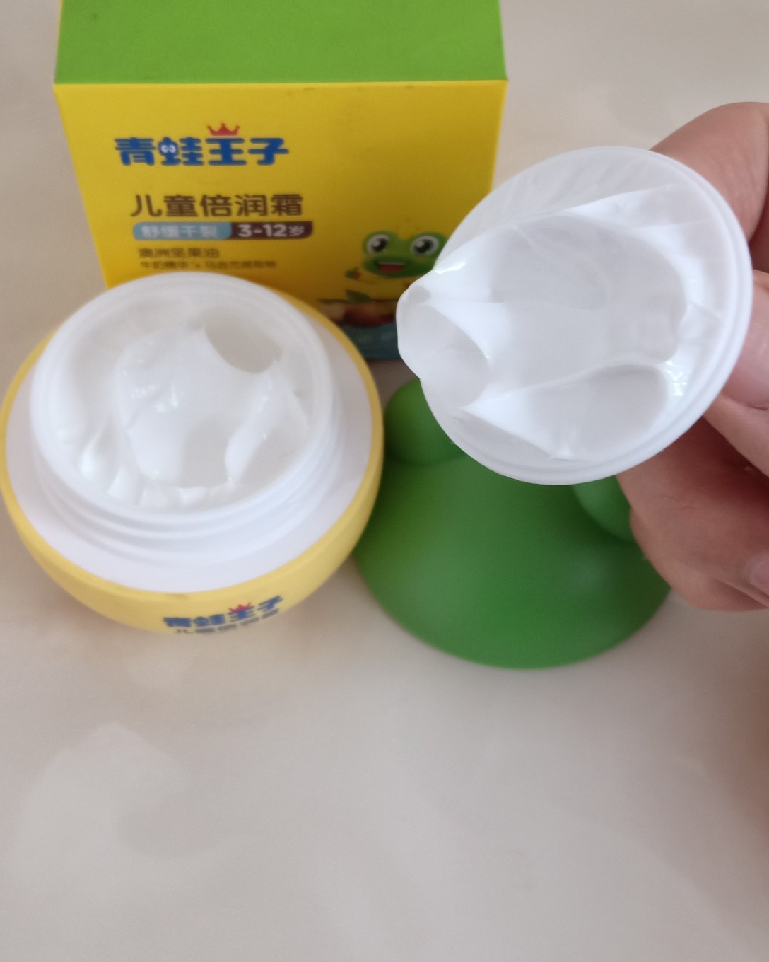 青蛙王子也是牌子比较久啦。品牌的名气也比较大，旗舰店关注人数