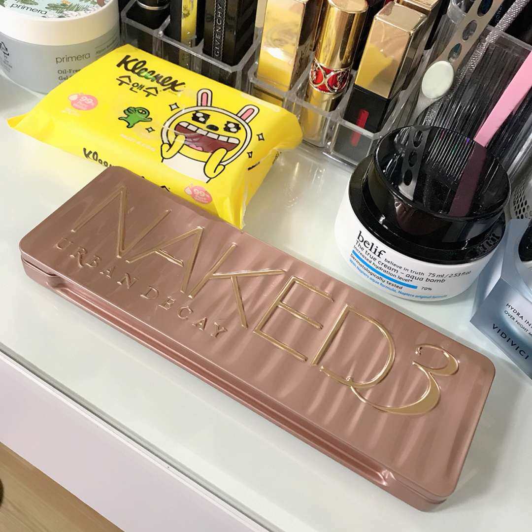 ✨衰败城市的眼影盘，就一个字：酷！💻在belk官网下单，八