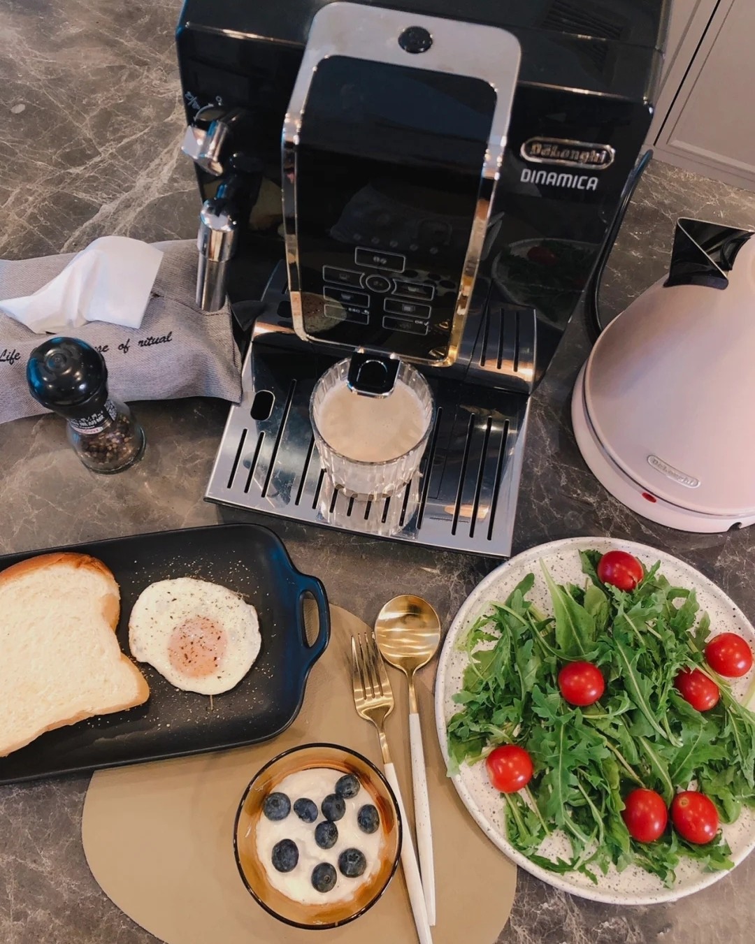 ☕️美好的一天，从醇香的咖啡开始！德龙咖啡机！ Delonh