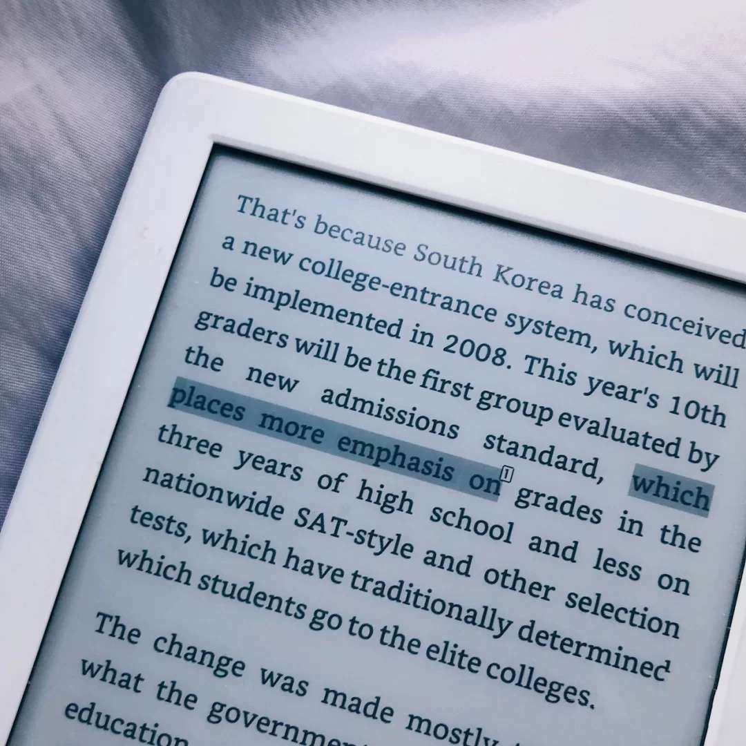 Kindle电子书的出现，标志书籍的改革。无数纸质书可以装进