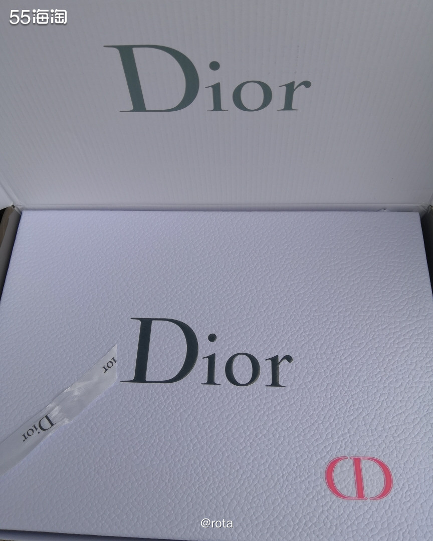 Dior官网的口红，🤣🤣🤣送了一堆小样，因为喜欢这个包
