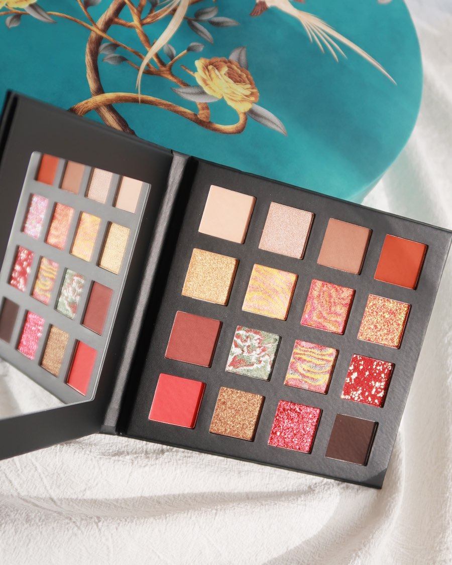 赤彤丹霞 上眼中国美色 完美日记的产品我用的不是很多，他家的