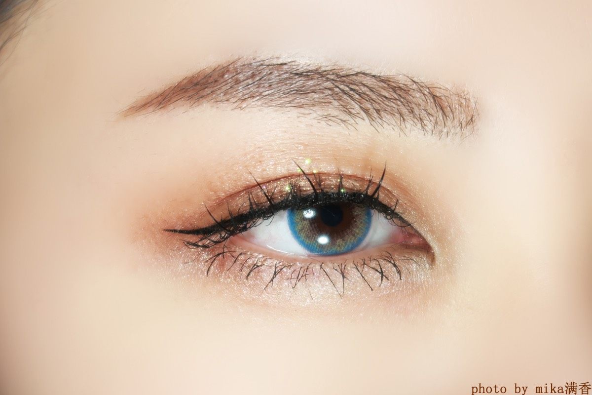 赤彤丹霞 上眼中国美色 完美日记的产品我用的不是很多，他家的