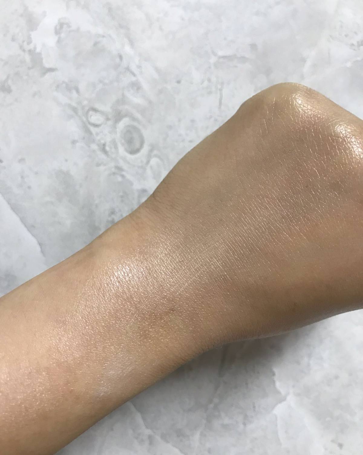 mac妆前乳  🎀又来晒一款mac家的冷门产品—妆前乳，这