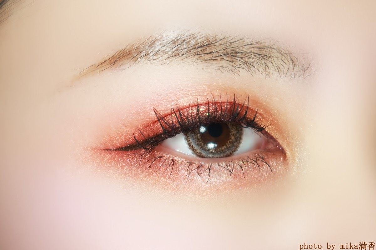 赤彤丹霞 上眼中国美色 完美日记的产品我用的不是很多，他家的