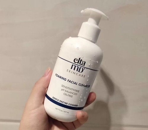 🎁晒一款我回购的洗面奶 🙋好久不见！过完年来晒单啦！ �