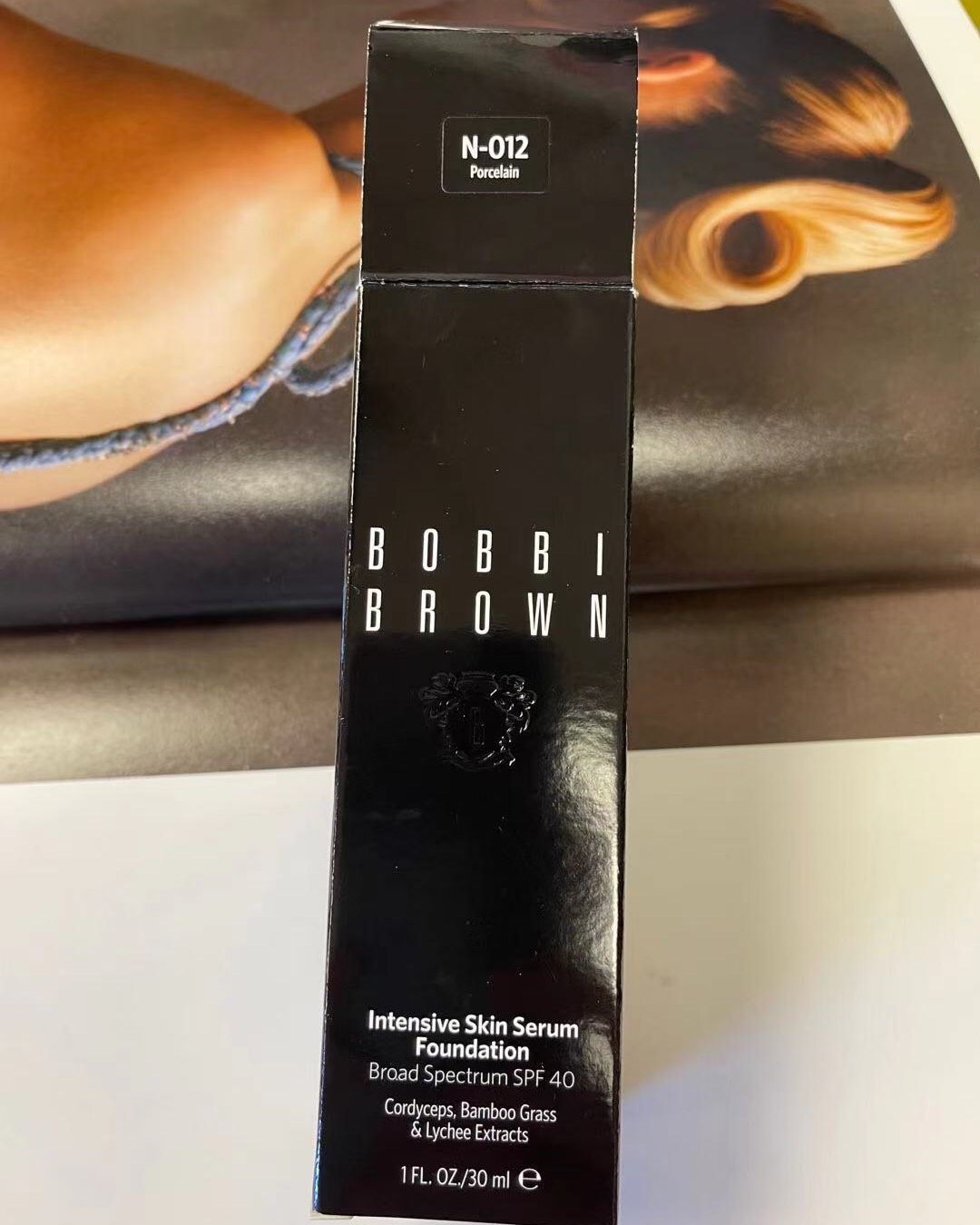 bobbibrown虫草粉底液  芭比布朗虫草粉底液适合干皮