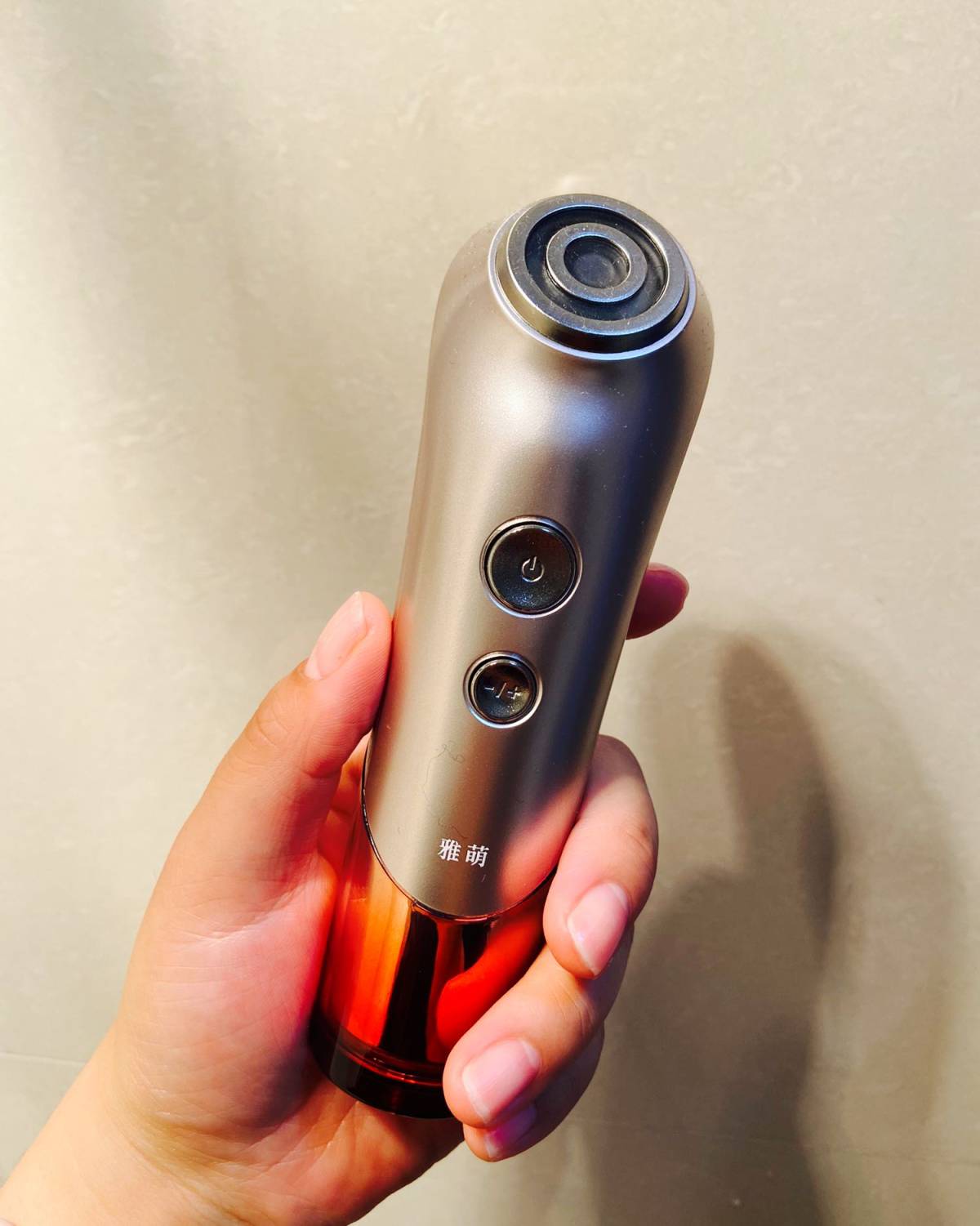 雅萌的凝胶和仪器 这个仪器的话，我已经用了蛮久了，然后我觉得