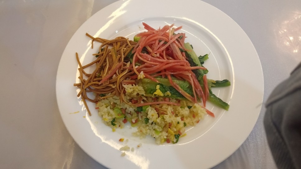 继续记录一日三餐，早餐代餐，午餐笋片，西葫芦等，早餐豆腐皮、