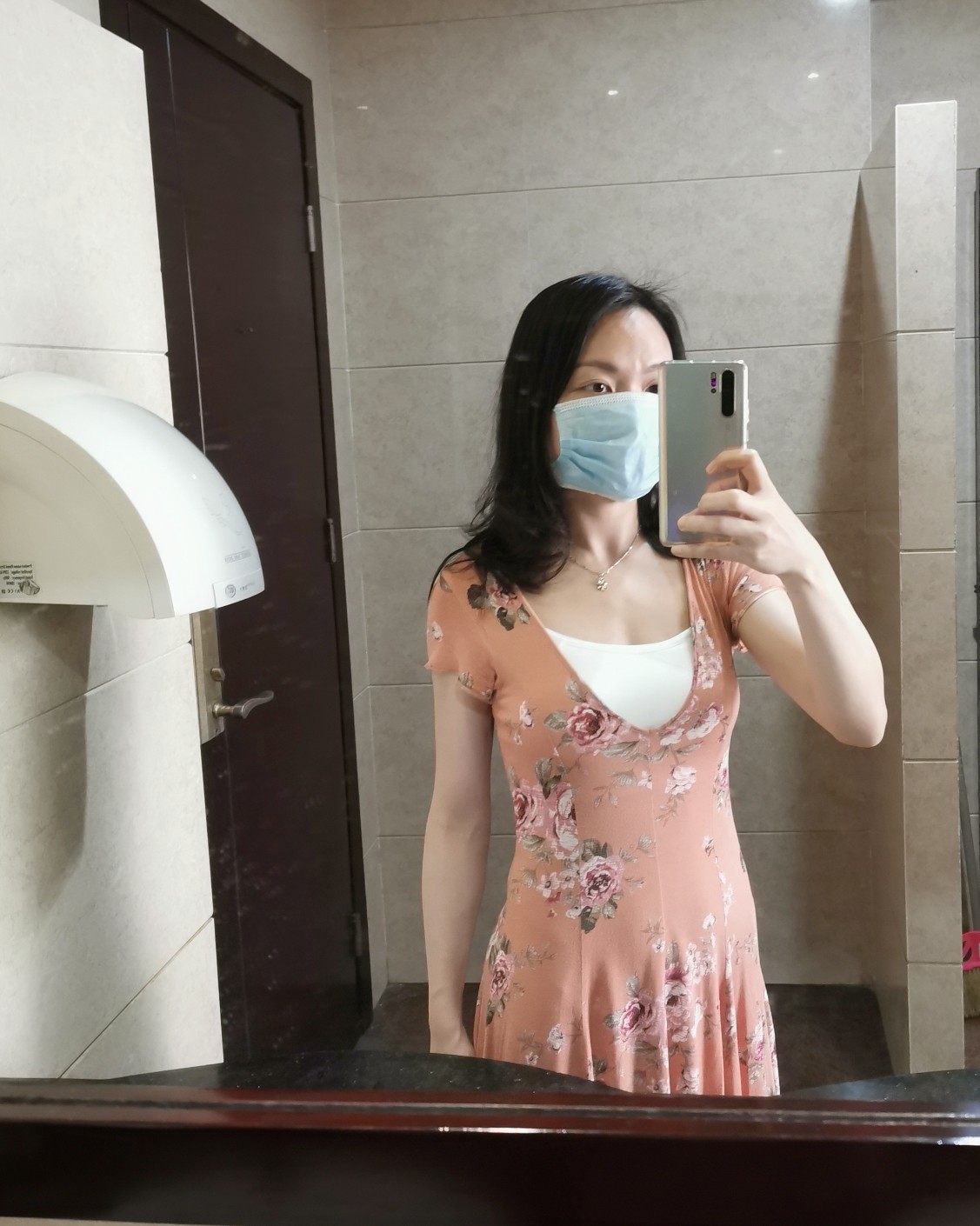 别人的是春季搭配，为什么我的是夏季的呢？因为广东的春天就是夏