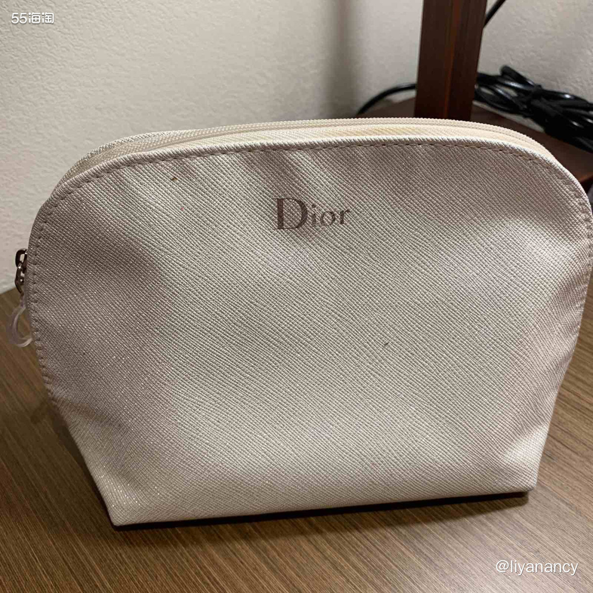 ✨清明小出游，晒一下我的化妆包有哪些东西，本着减负出发，都是