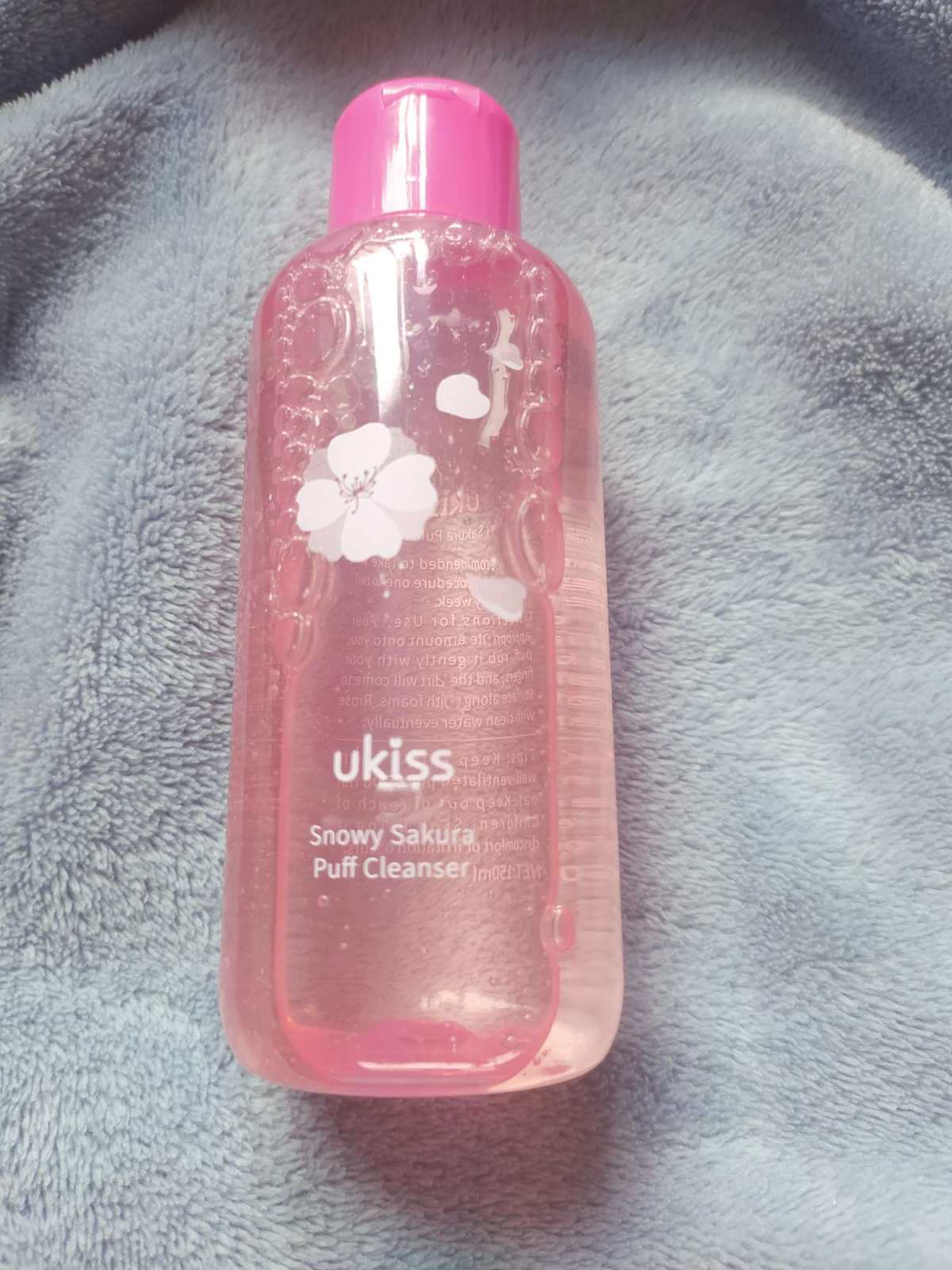 Ukiss粉扑清洁剂是我偶然买的，因为听到博主们说清洁能力特