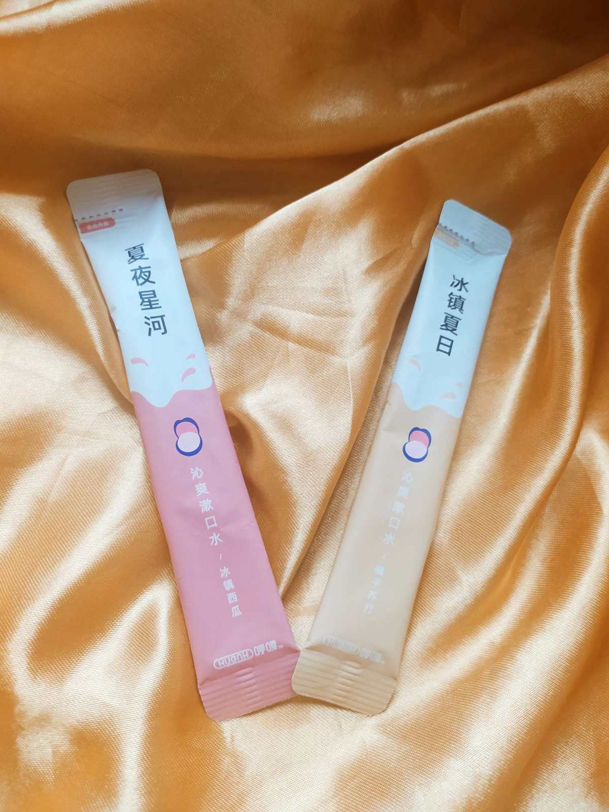 呼嘎漱口水是国产的漱口水品牌，因为颜值高口味清新有名，我在家