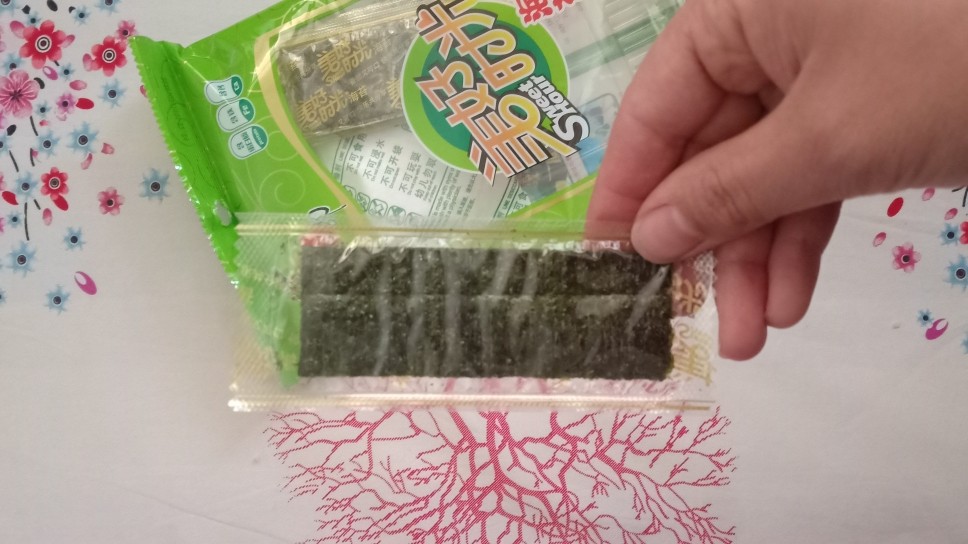 相信大家一定对它的广告语耳熟能详：海苔我要美好时光！哈哈哈(