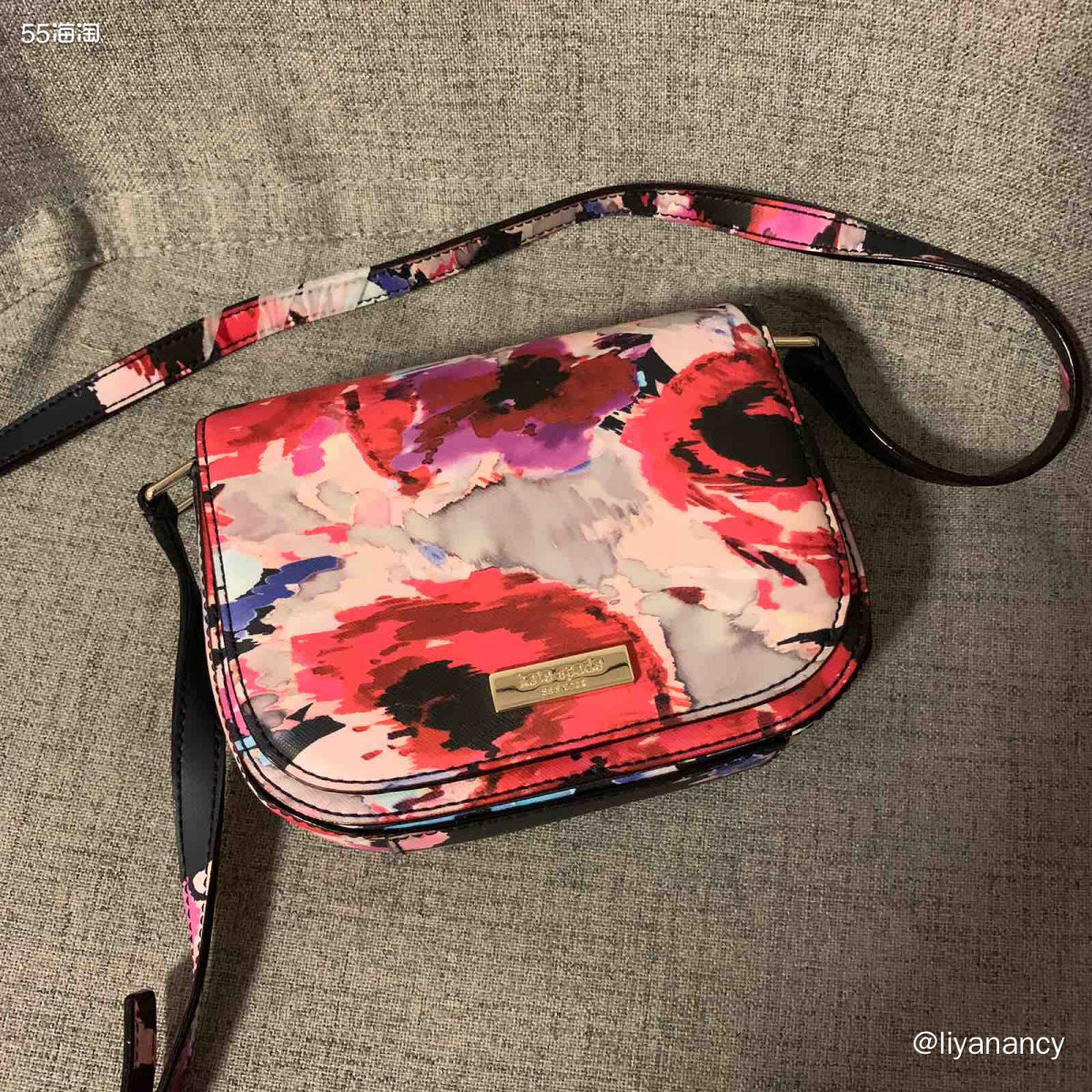 🍇这款kate spade包包还是前几年黑五的时候买的，当