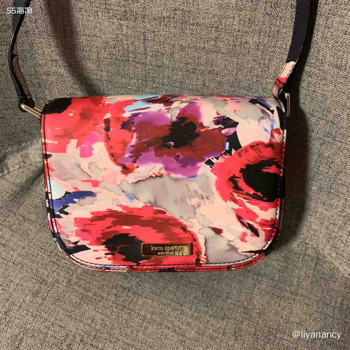 🍇这款kate spade包包还是前几年黑五的时候买的，当