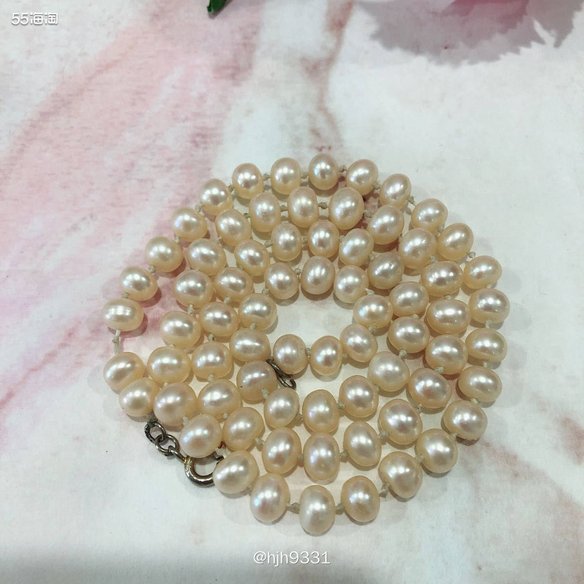 ✨以前我一直觉得珍珠项链和玉珠项链戴上会显老气，怕年轻压不住
