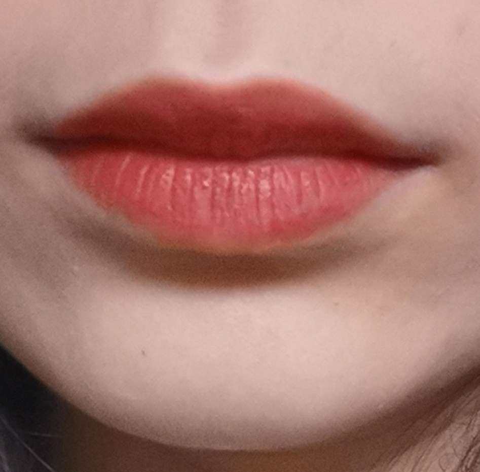 1：Cockney 草莓红🍓  少女感十足，质地滋润，颜色