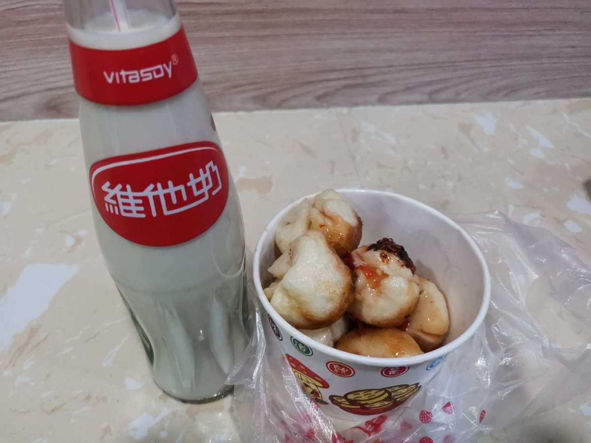 今天早上要出门办事，加上好大的雨，就直接在小区楼下吃的早餐，