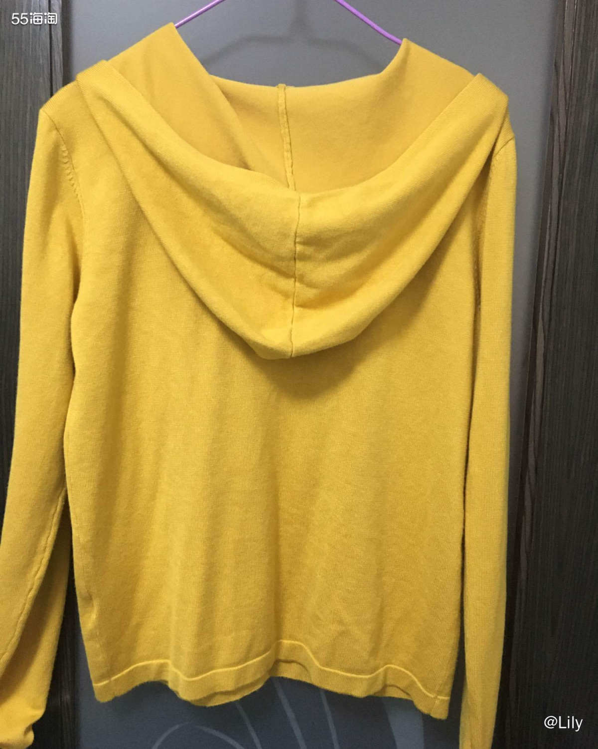 春季也是穿针织衫的好时节，特别是开衫，好看又有保暖，是换季时