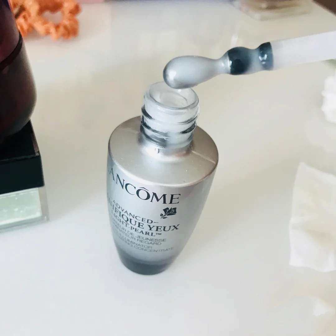 春季搭配攻略 8 眼部护理 眼睛是最能显示年龄的部位，也是肌