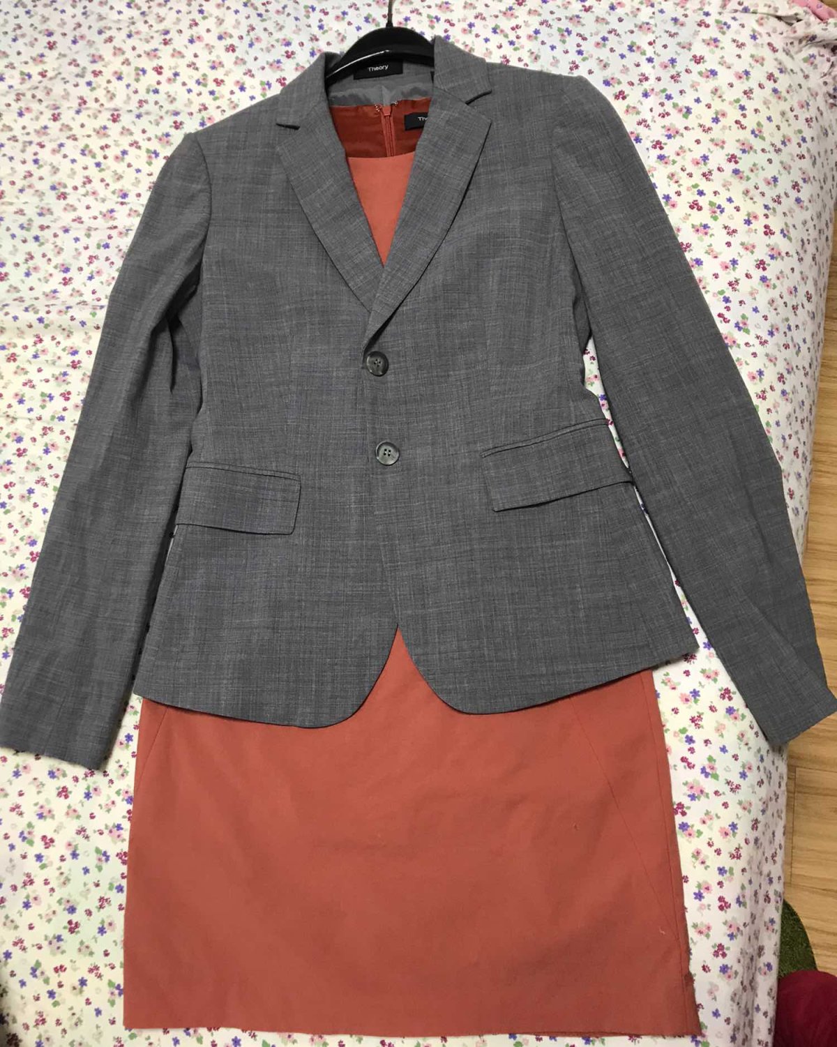 theory 含运费1000以内买到西装外套和连衣裙   t