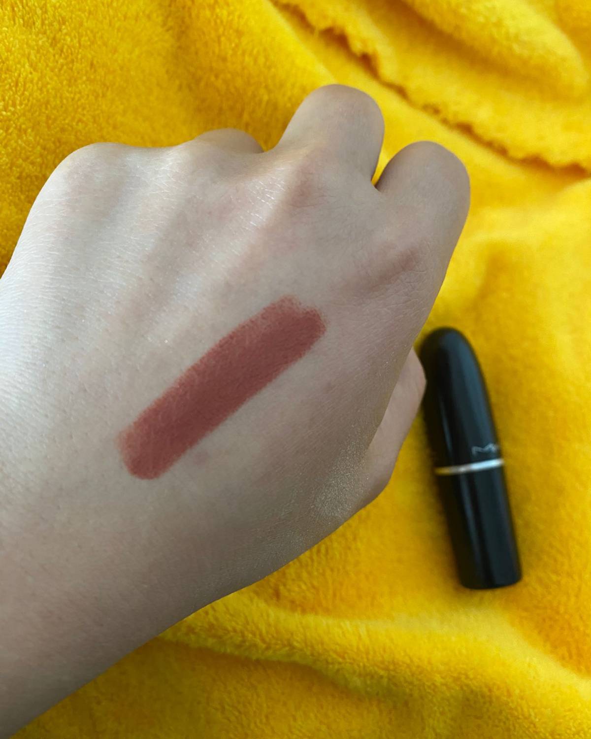 ✏️mac作为专业而又比较平价的彩妆品牌之一，他们家的口红颜