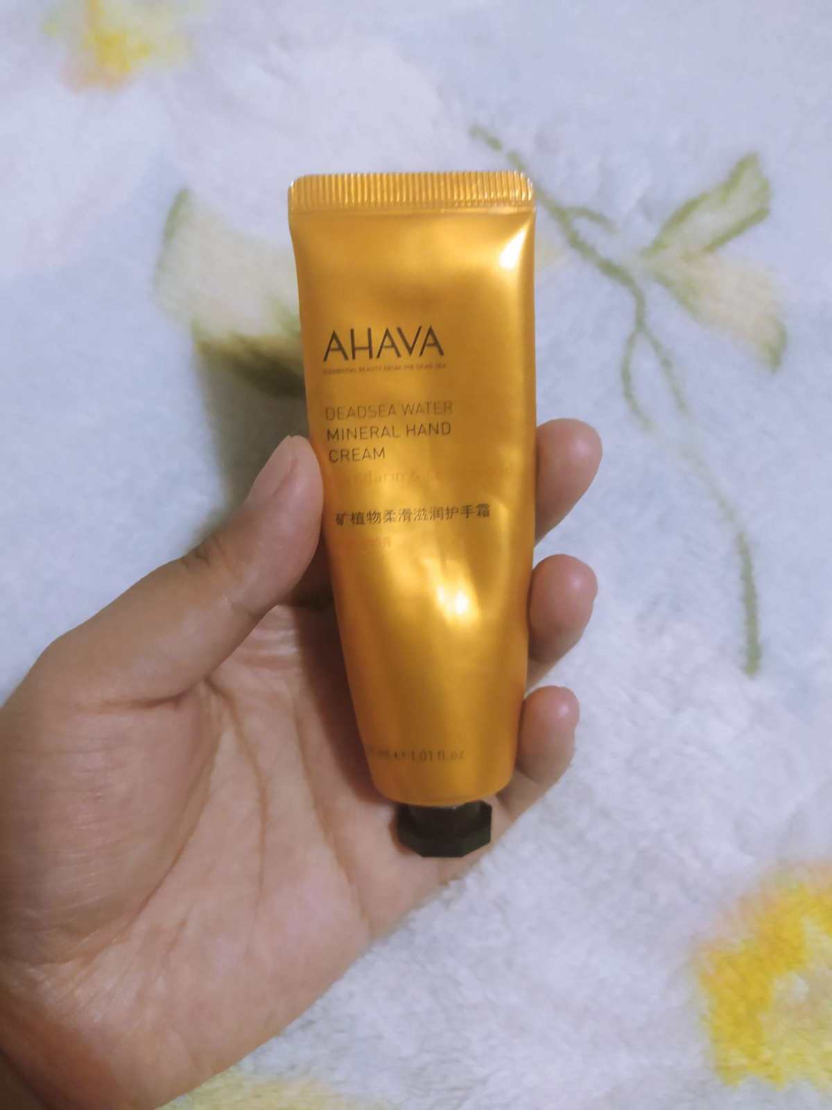 ahava的护手霜和身体乳我非常喜欢，尤其是补水膏那个味道，