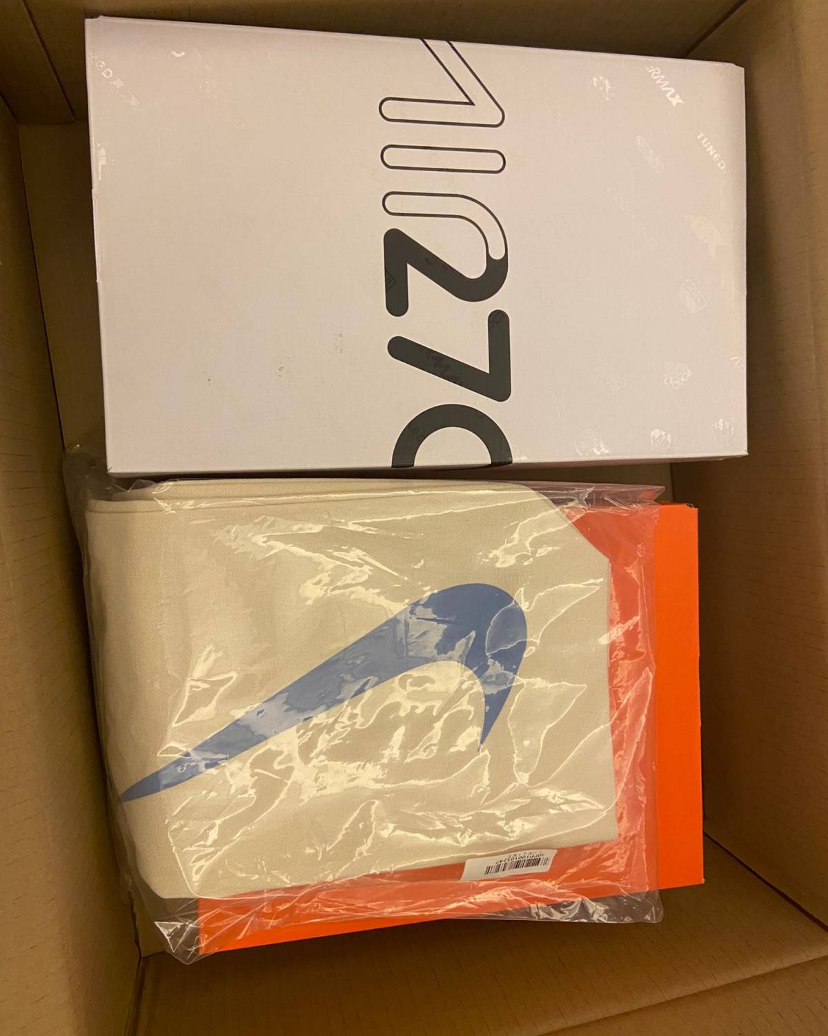 Nike的运动鞋款式一般都很好看，但实体店都买得太贵了，前段