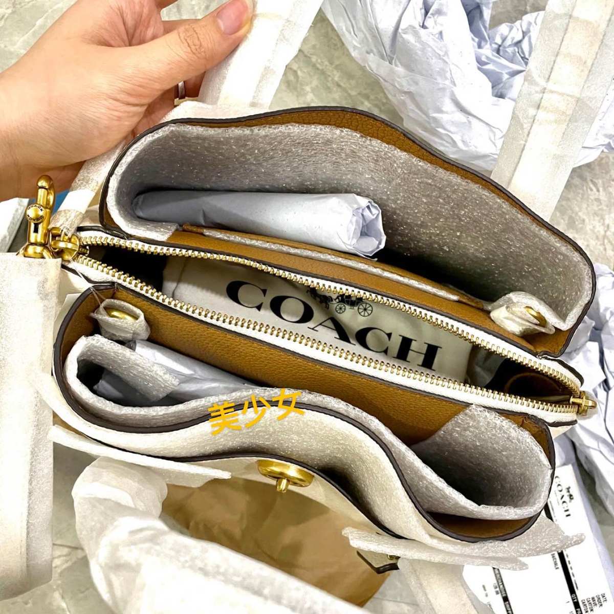 Coach lora30白色 啊啊啊好看惨了！！ 专柜款下架