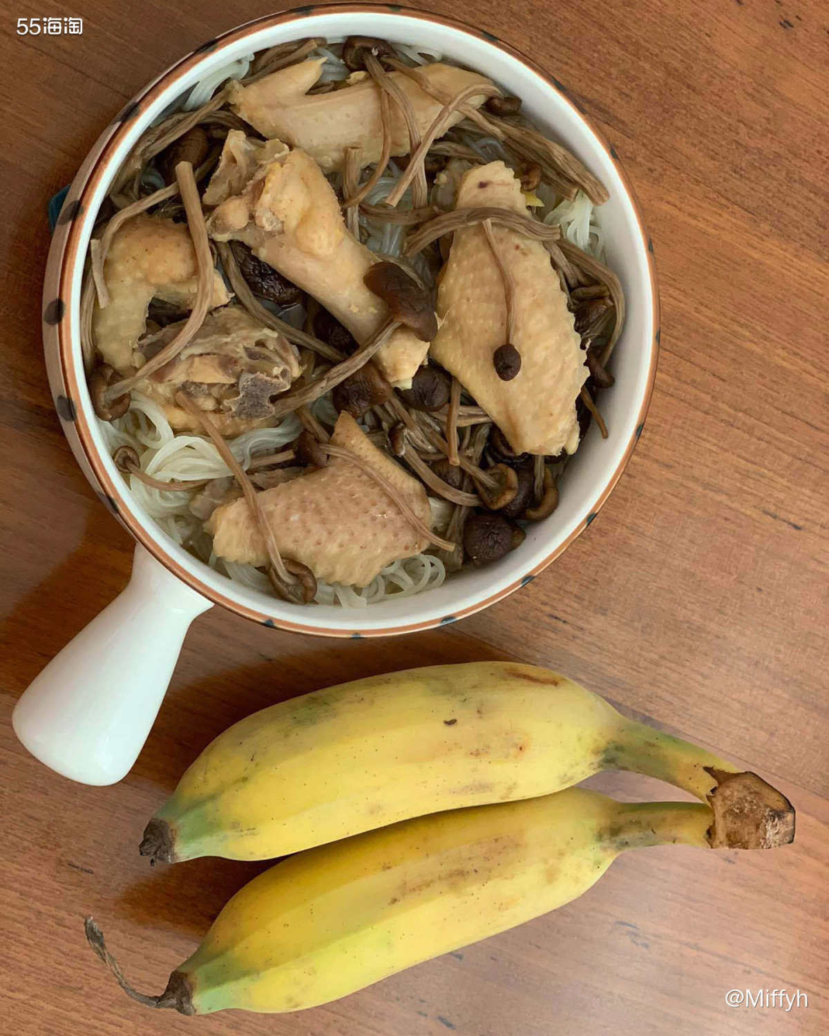 今日份早餐：茶树菇鸡汤米粉+奶蕉+牛奶，有点虚虚，消耗太多能