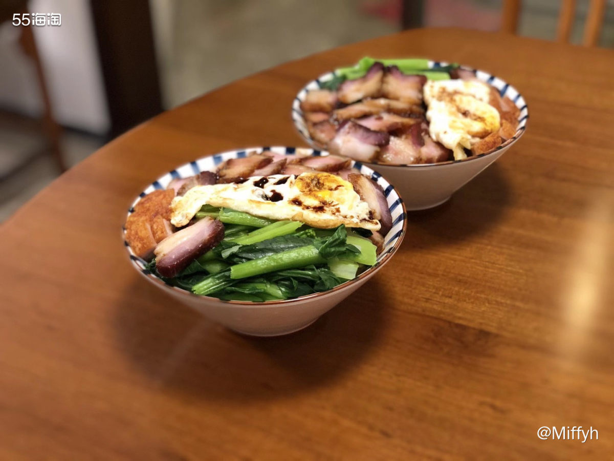 今日份早餐：茶树菇鸡汤米粉+奶蕉+牛奶，有点虚虚，消耗太多能