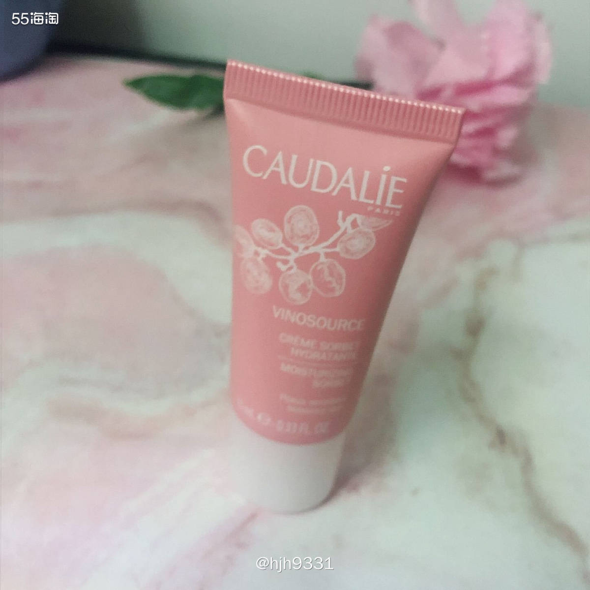 1⃣️欧缇丽冰激凌面霜 这款又叫莹润保湿水凝霜，适合中性和肌
