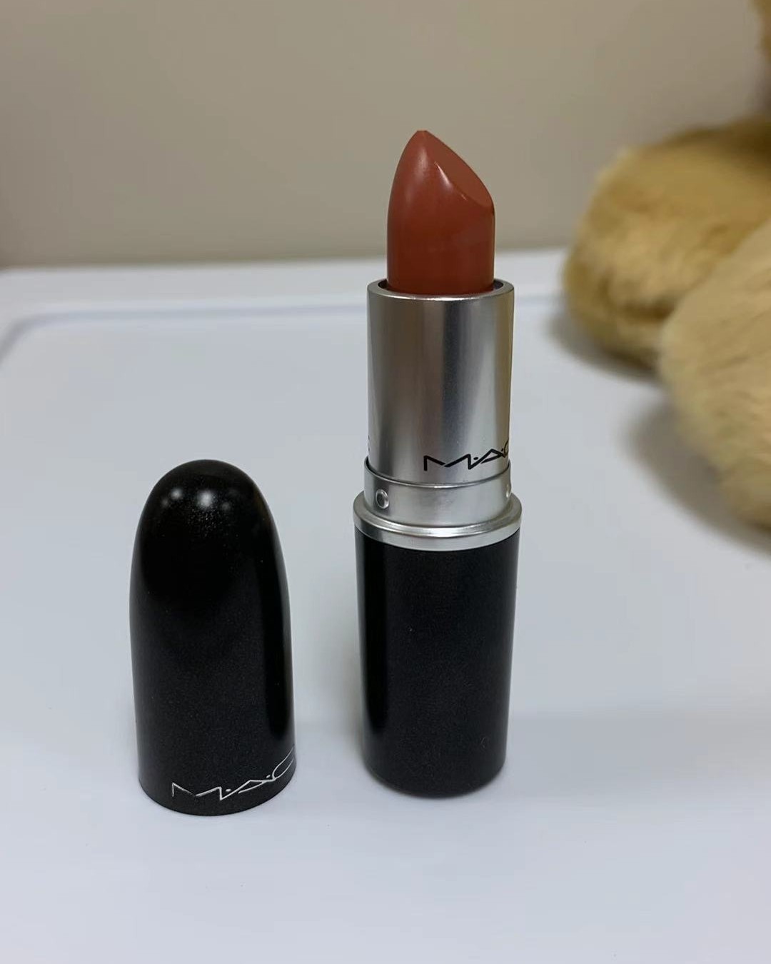 很多小仙女**说这个色号是奶茶系必备，但也有很多小仙女说这个