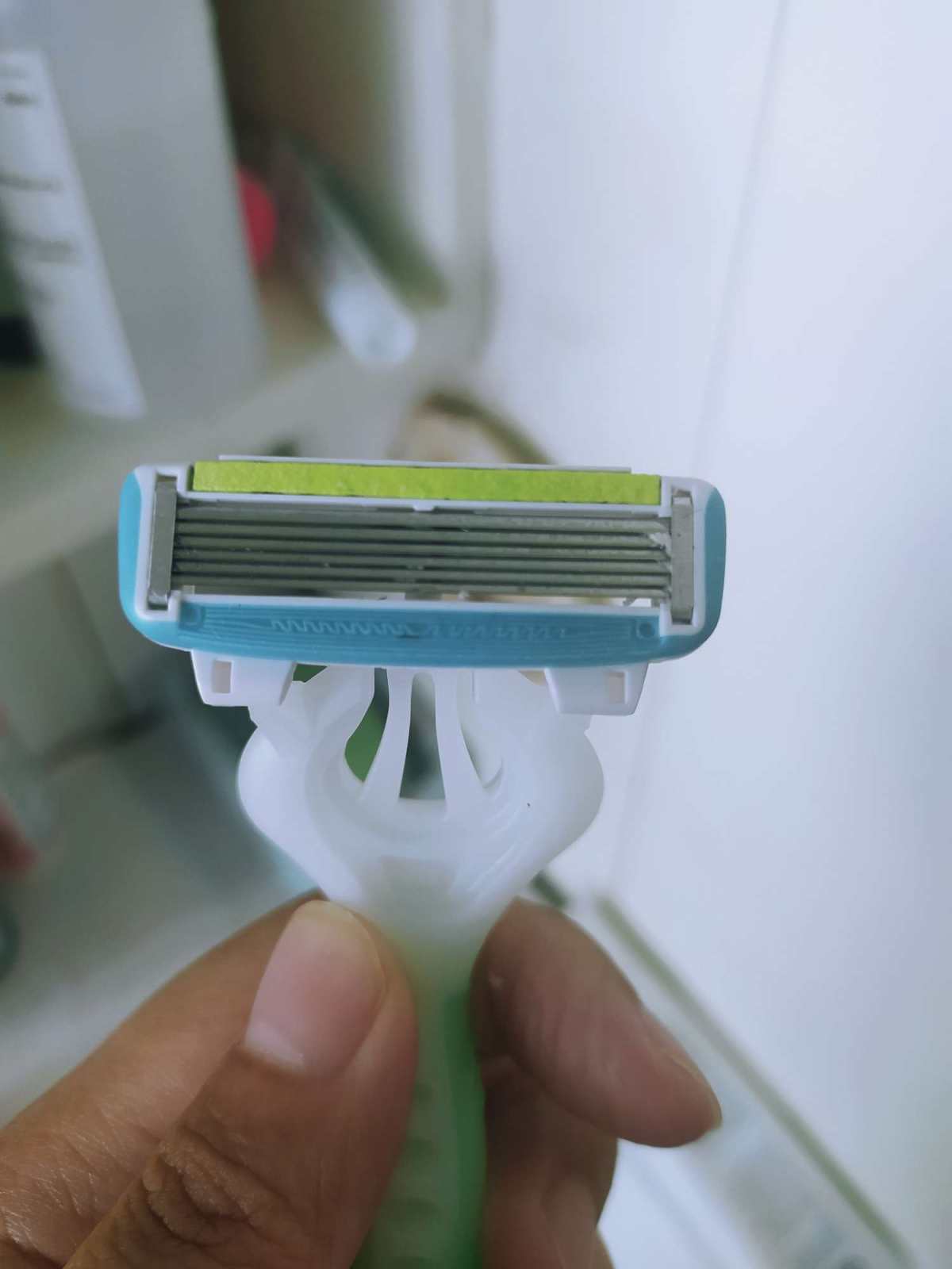 多乐可Dorco是韩国品牌，该品牌主营各种剃须工具，剃须膏等
