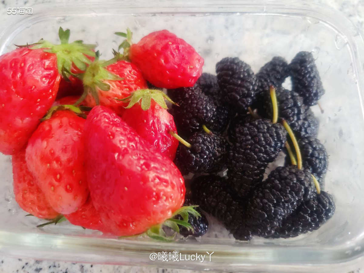 21天打卡✔ 桑葚草莓酸奶  ♛前几天饮食不太节制，今天来个