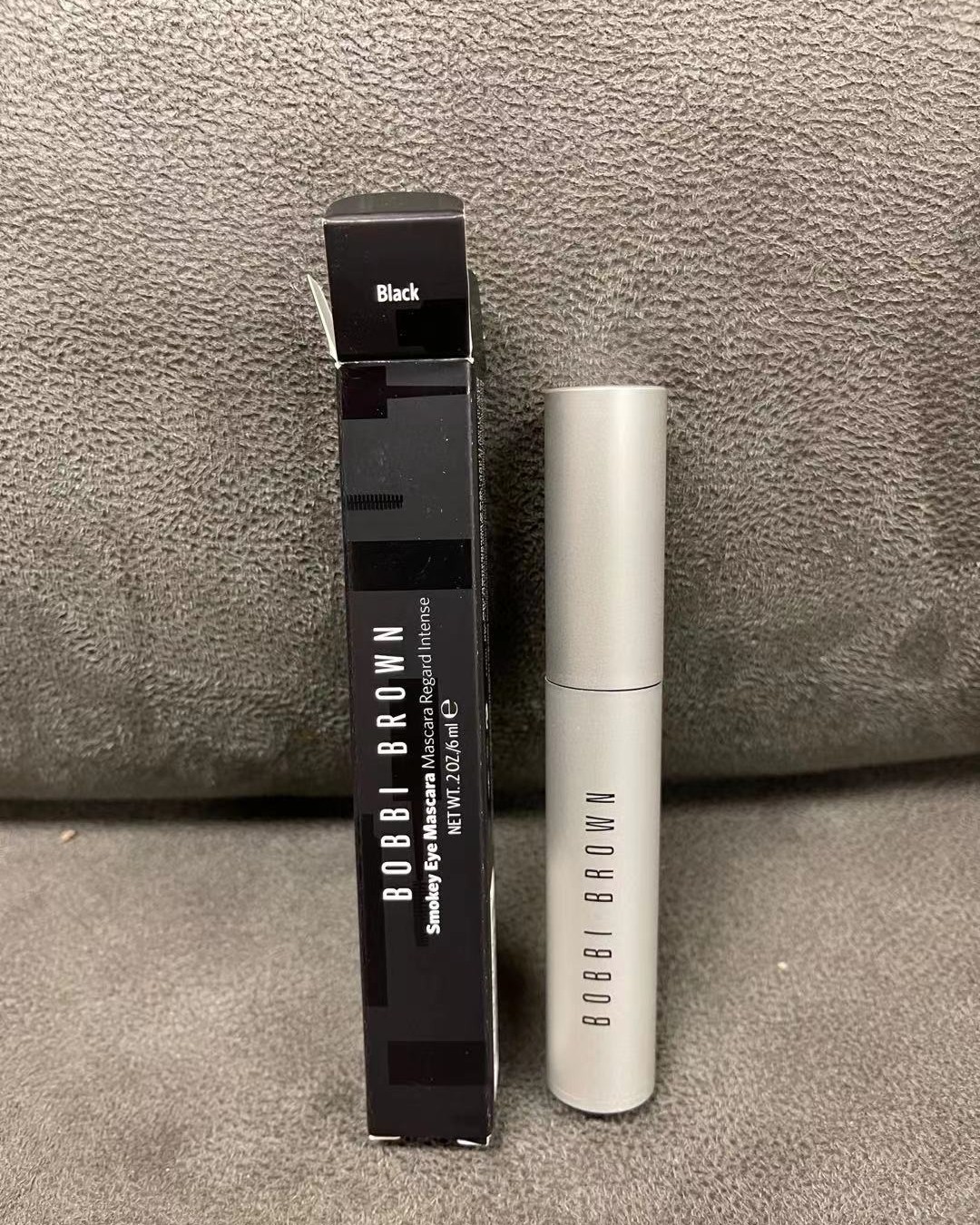 今天给大家种草一下芭比布朗睫毛膏😀  在专柜买了好多东西，