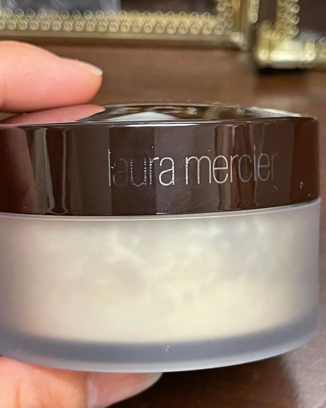 larura mercier罗拉散粉  唯 一回购的散粉，大