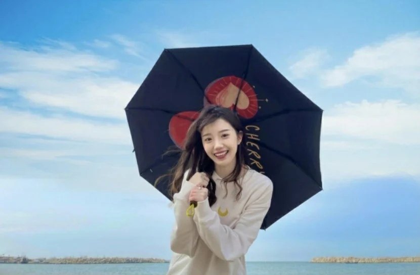 夏天除了霜之外，物理必不可少。 我伞届巨头——蕉下遮阳伞  