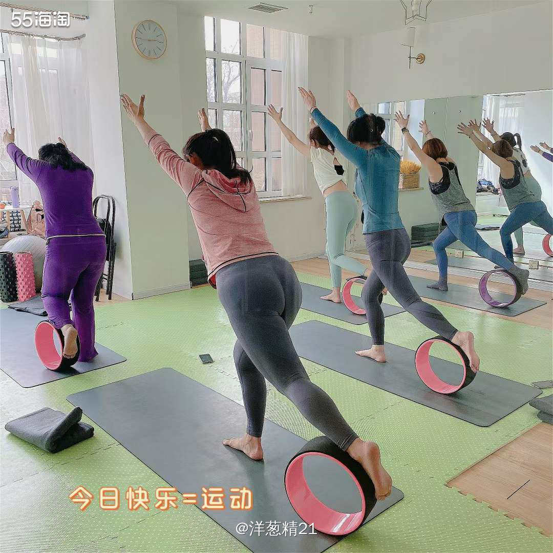 初学瑜伽的朋友,如果想更的练习,或者增加练习的平衡稳定,那么