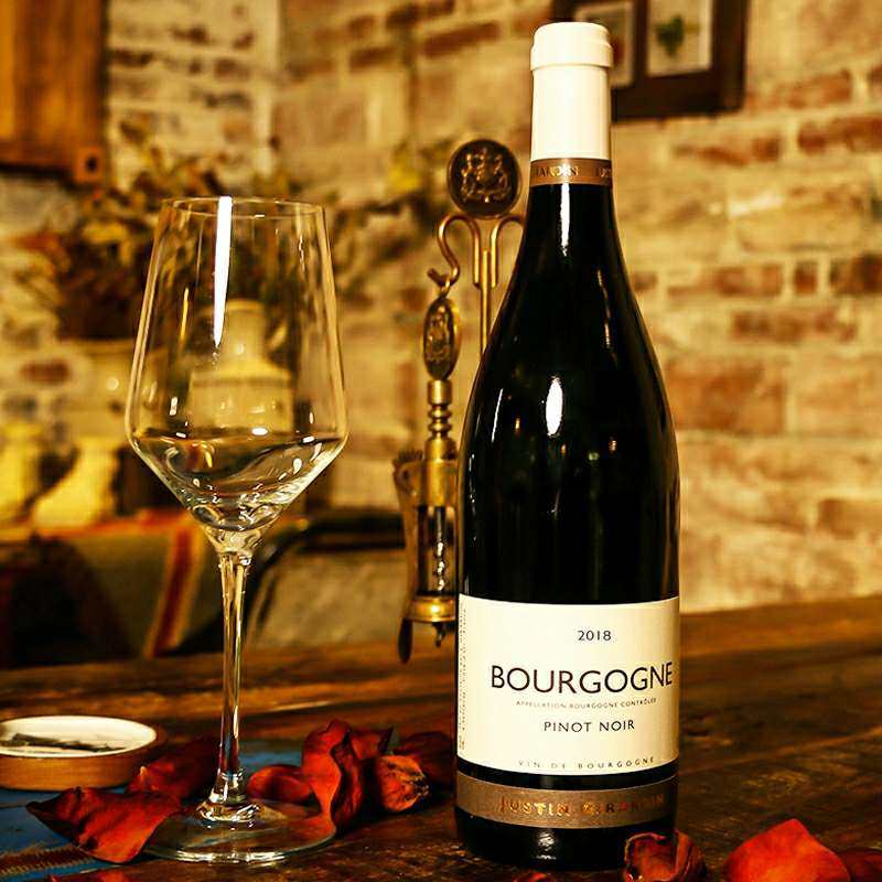 提到法国，除了香水彩妆，肯定就是葡萄酒让人津津乐道了。  适