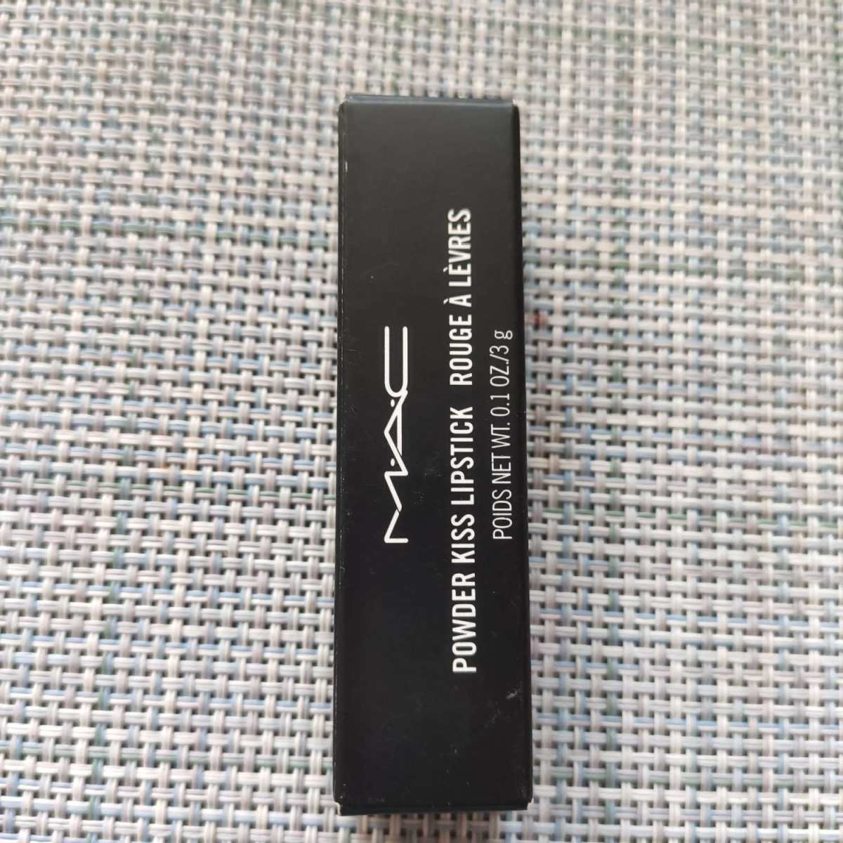 1.mac 粉底液 色号：nc12，批号：A60，2020年