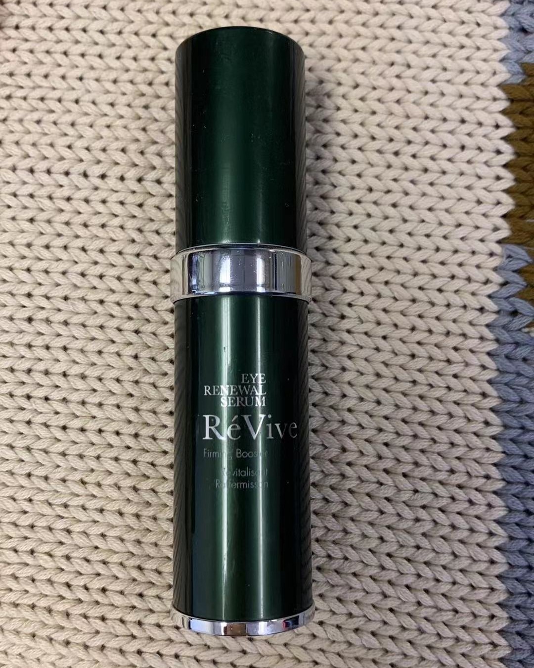 好久不更新啦，这次介绍一下最近在用的眼霜revive的更新眼